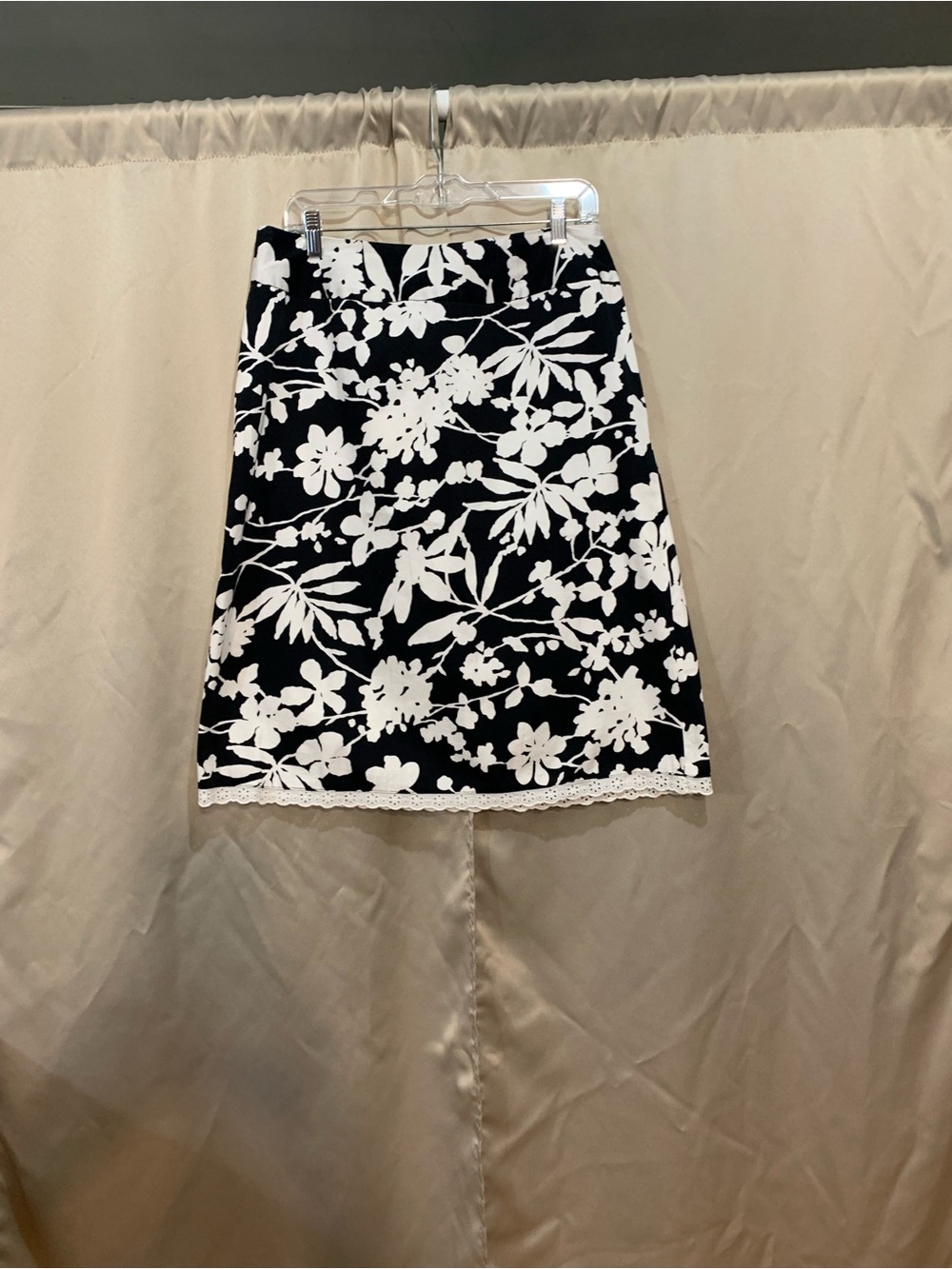 Christopher & Banks Black and White Floral Lace-Trim Mini Skirts #31/1